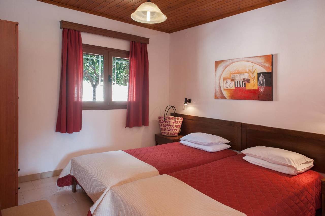 Amalia Cottages Agios Gordios  Exterior photo